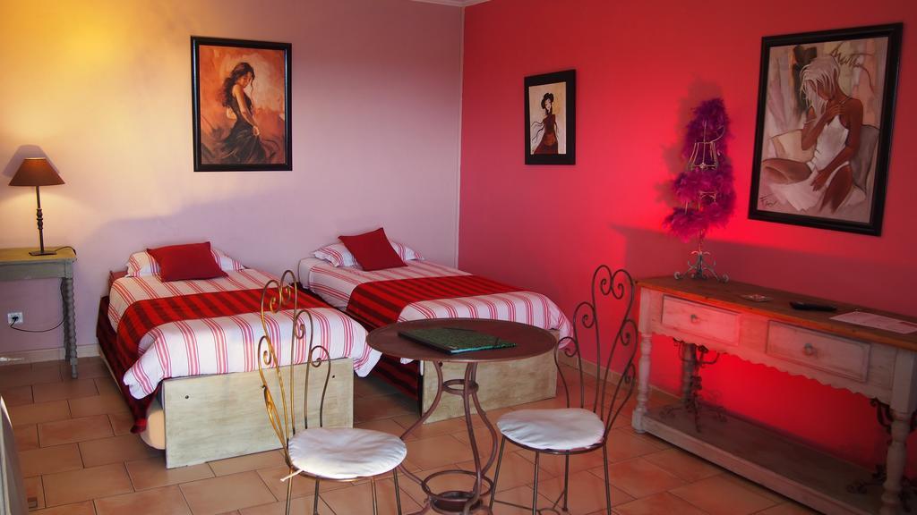 Hotel Le Relais Du Luberon Maubec  Oda fotoğraf